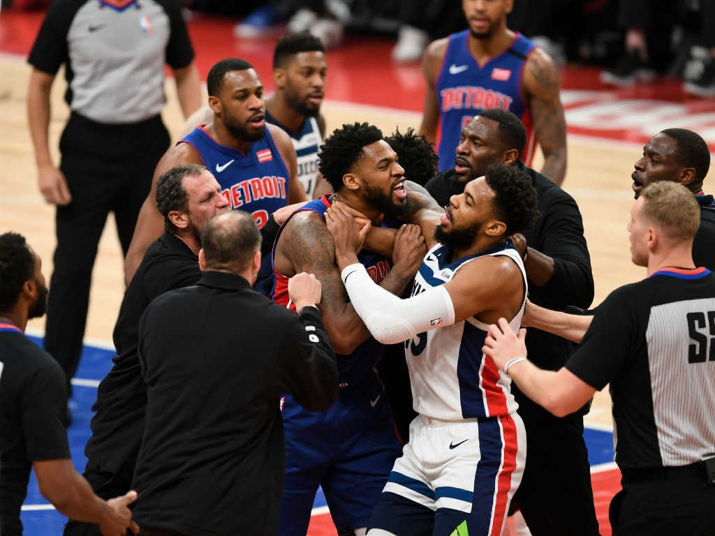 前场快速逼 前场快速逼